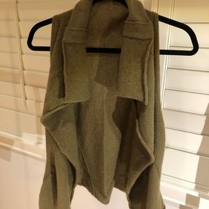 ILO GUARANI  Cashmere Vest Moss Green